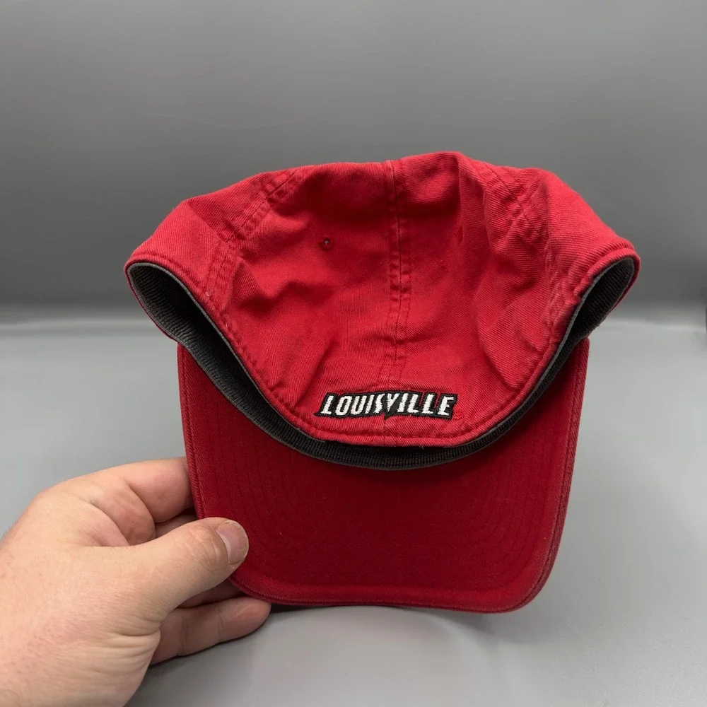 Adidas‎ Louisville Cardinals Hat Mens L/XL Red Flex Fit NCAA Baseball Cap